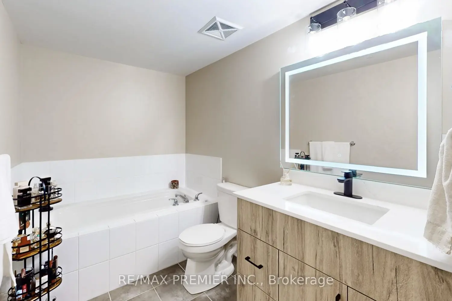 Additional image 13 of 9589 Keele Street 106