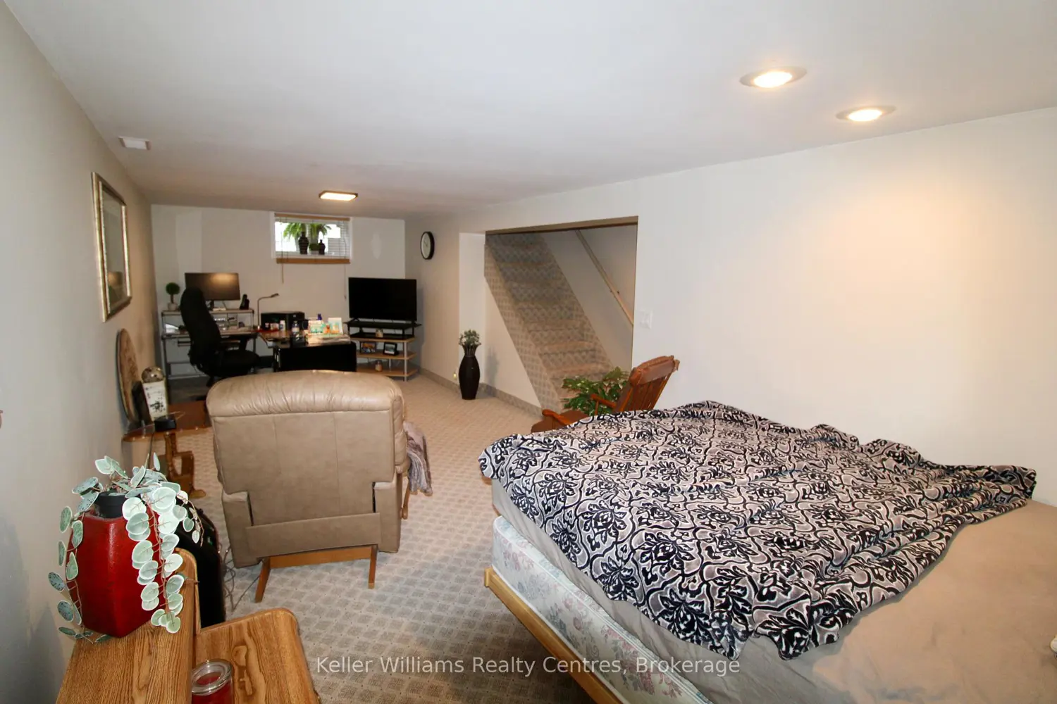 Additional image 20 of 587 11Th Street