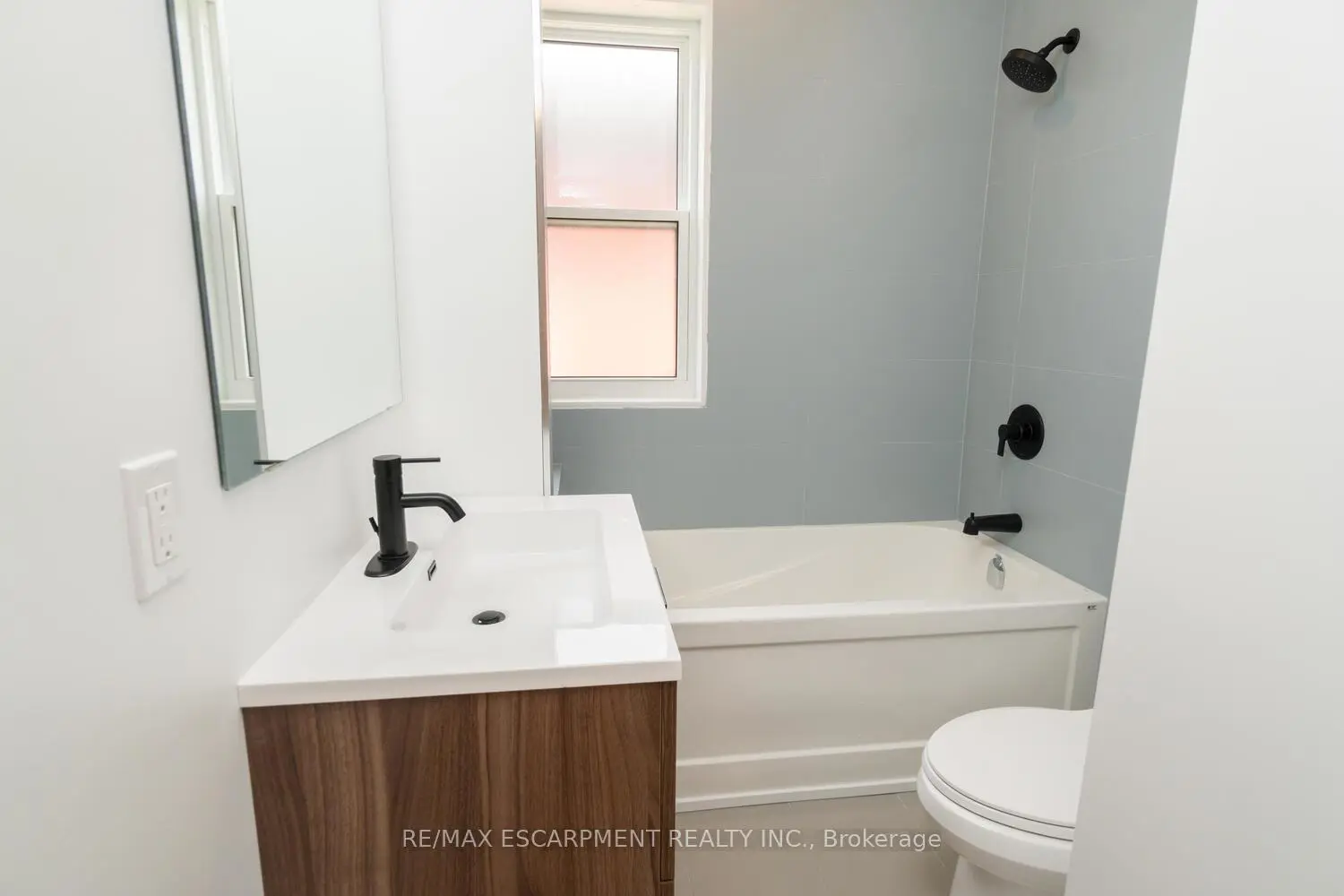 Additional image 5 of 127 Victoria Avenue