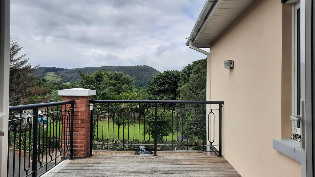 Additional image 17 of 2 bed flat for saleApt. 13 The Pavilions, Fairway Drive, Ramsey IM8