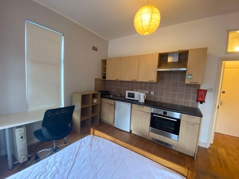 Room to rentArthur Avenue, Nottingham NG7 photo 3