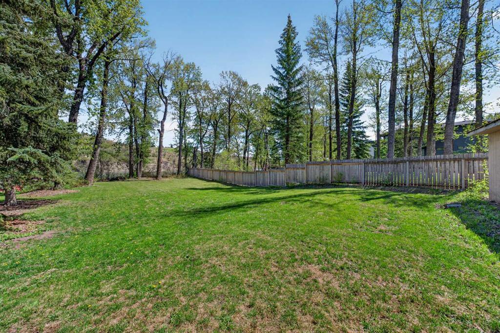 Additional image 4 of 7136 Bow Crescent NW, Calgary, AB, T3B 2B9