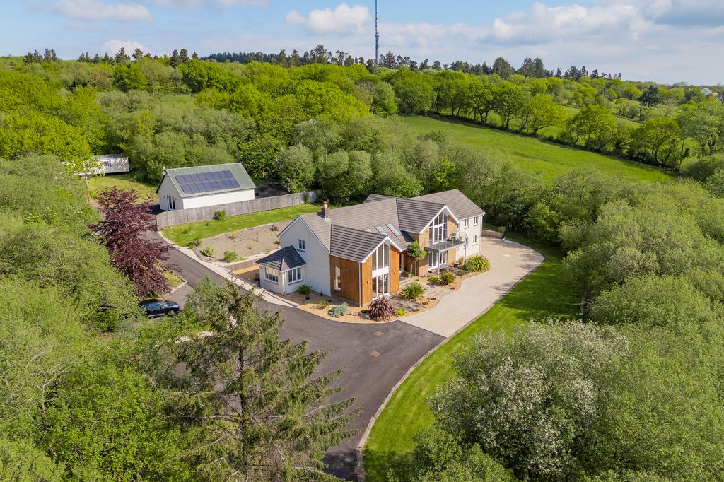 Additional image 2 of 6 bed detached house for saleLlandeilo Road, Gorslas, Llanelli SA14