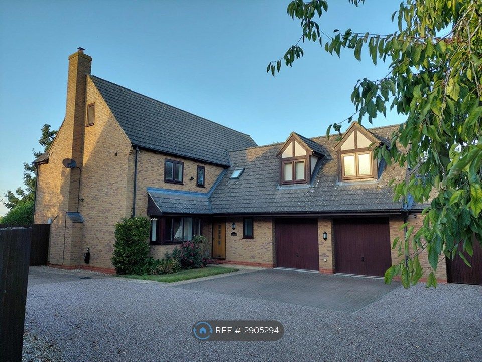 5 bed detached house to rentManor Farm Close, Broughton, Kettering NN14