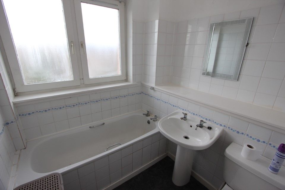 Additional image 10 of 1 bed flat to rentJean Armour Drive, Clydebank G81