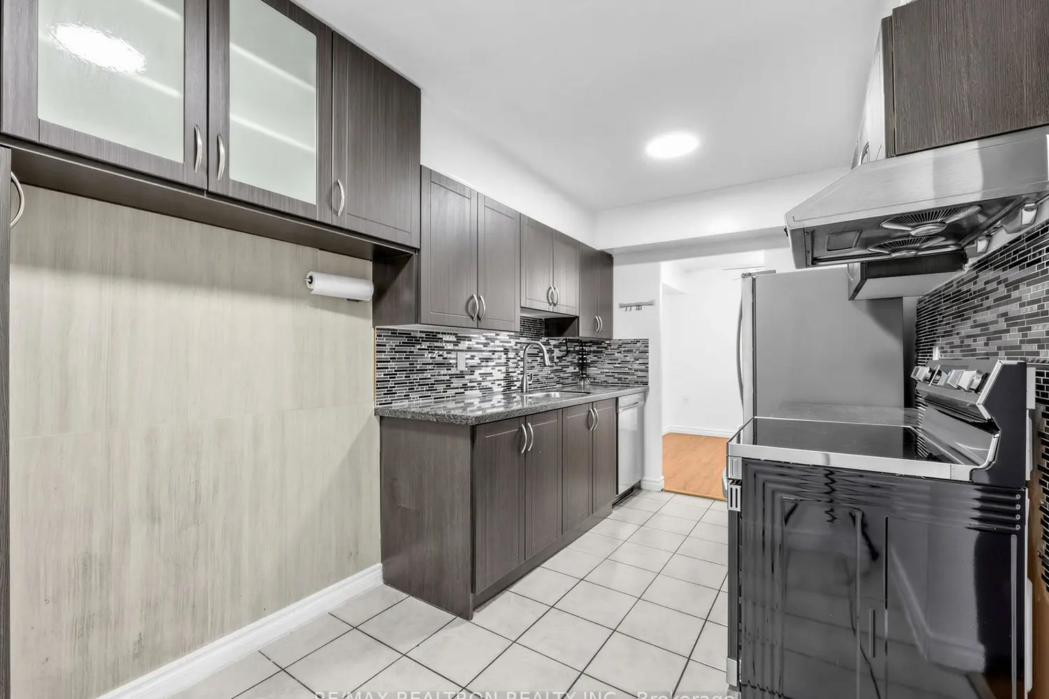 Additional image 10 of 180 Markham Road 501