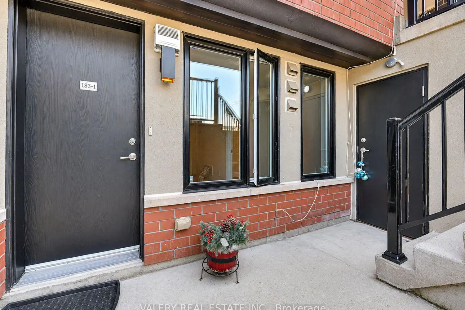 183 William Duncan Road 1 photo 2