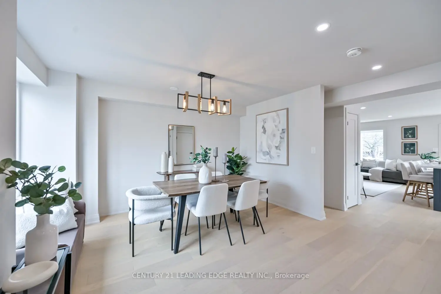 227 Warden Avenue photo 3