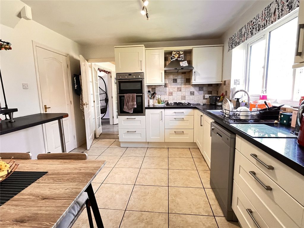 Additional image 3 of 5 bed detached house to rentKeelton Close, Bicton Heath, Shrewsbury, Shropshire SY3