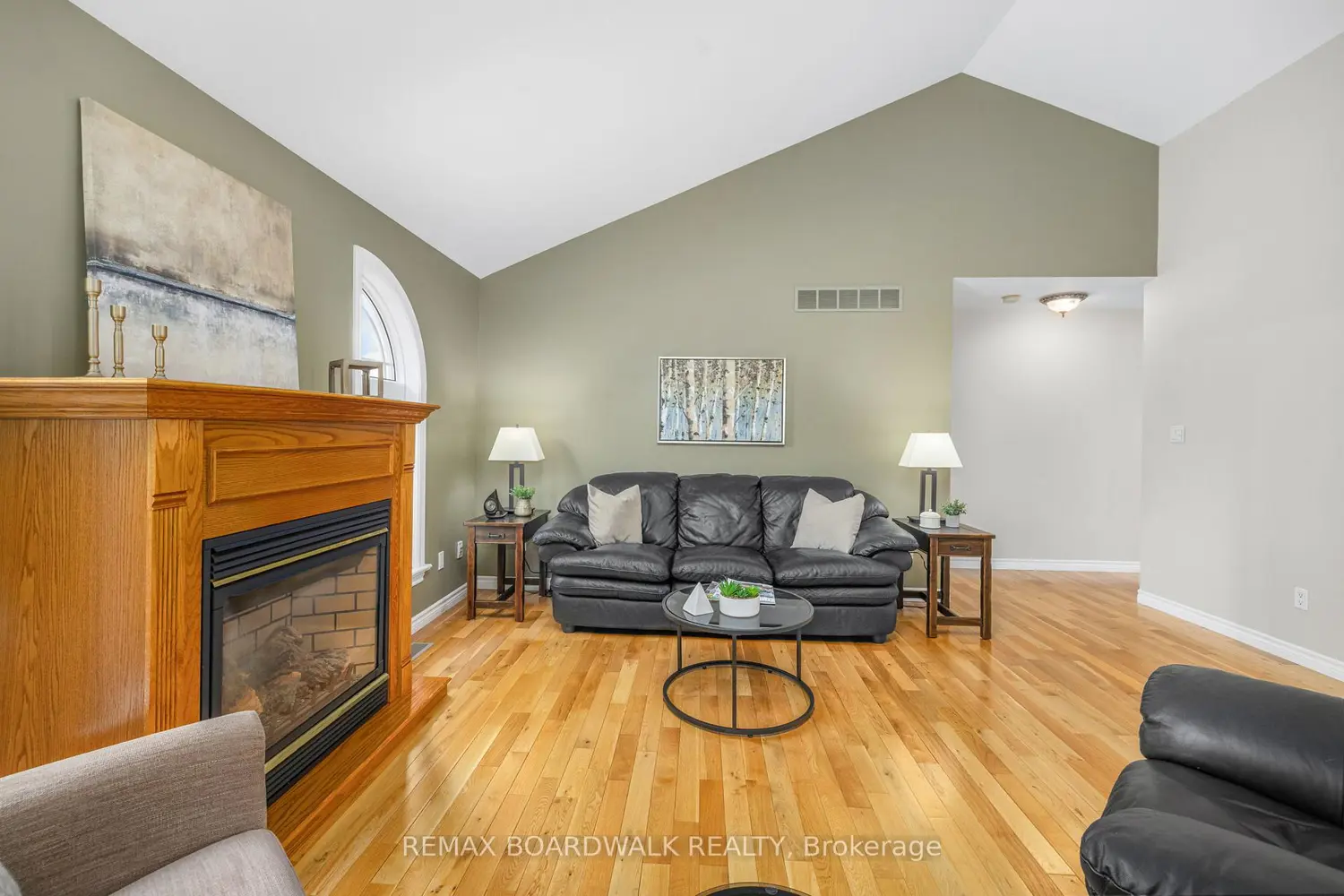 127 Macpherson Way photo 5
