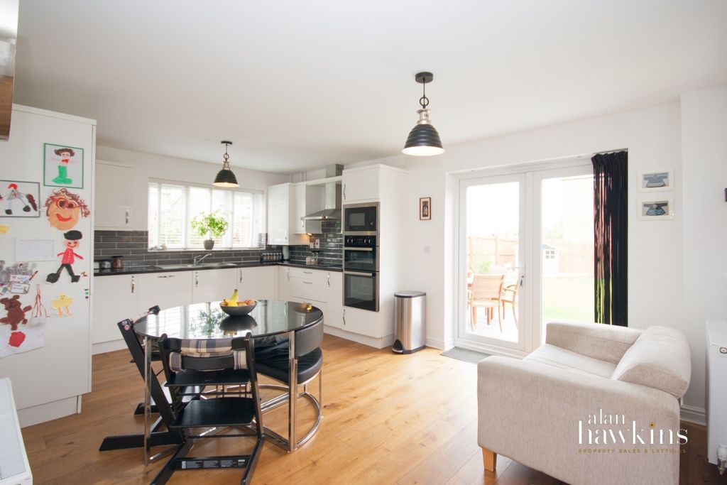 Additional image 4 of 4 bed detached house to rentWindmill Road, Royal Wootton Bassett SN4