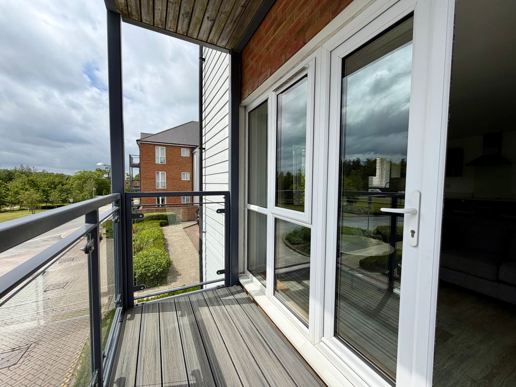 Additional image 6 of 2 bed flat to rentHolmbush Mews, Horsham RH12