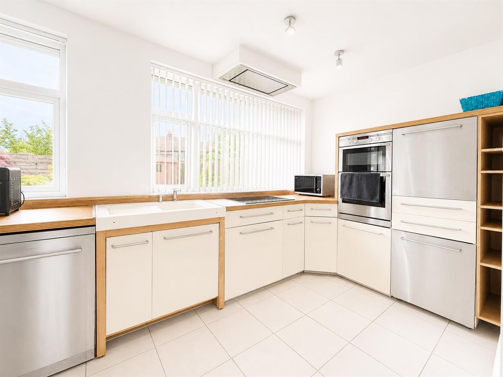 Additional image 9 of 4 bed detached house for saleWoodhouse Lane, Sale M33