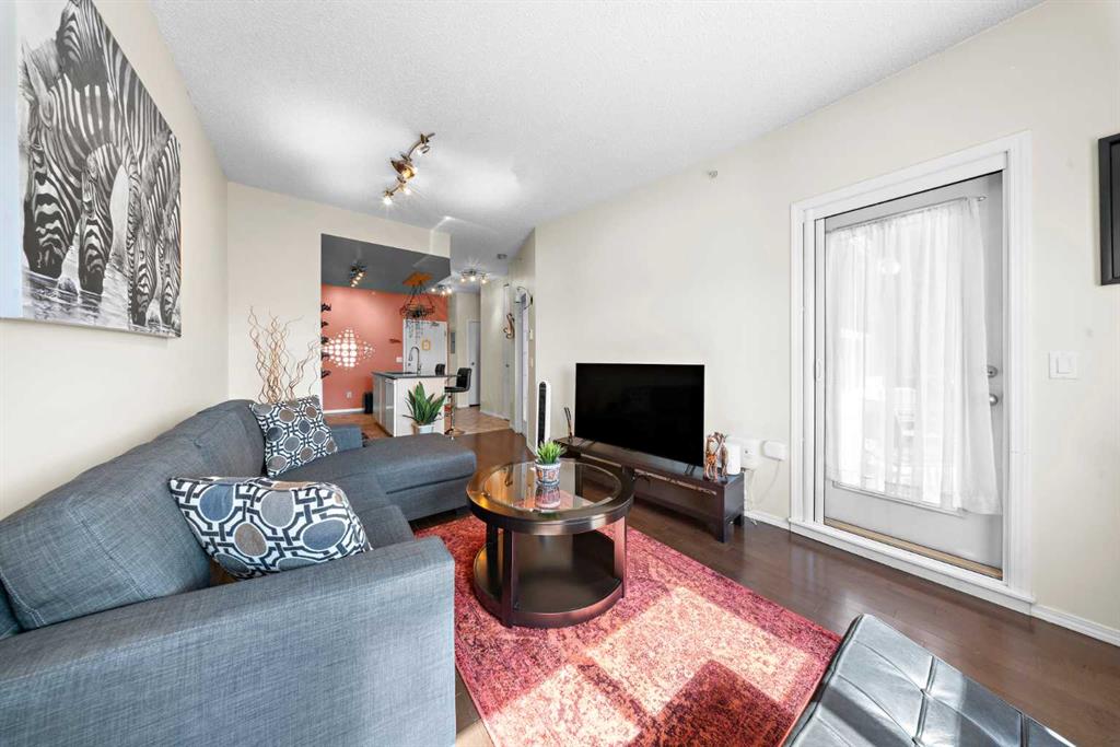 Additional image 3 of 3206-73 Erin Woods Court SE, Calgary, AB, T2B 3V2