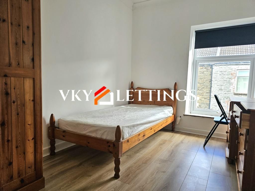 Additional image 2 of 4 bed shared accommodation to rentKing Street, Pontypridd CF37