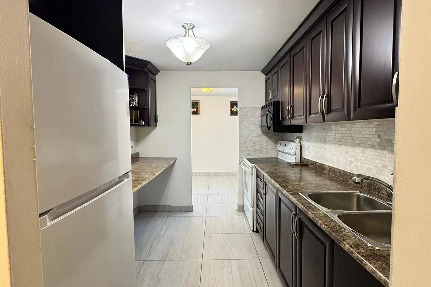 Additional image 7 of 1445 Wilson Avenue 202