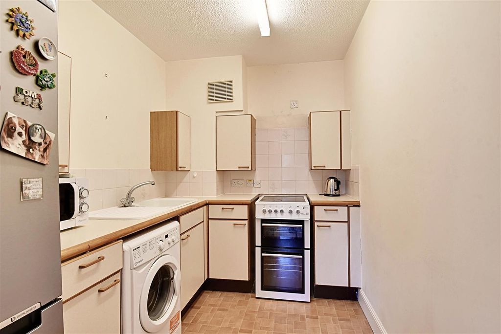 Additional image 4 of 1 bed flat for saleChauncy Court, Hertford SG14