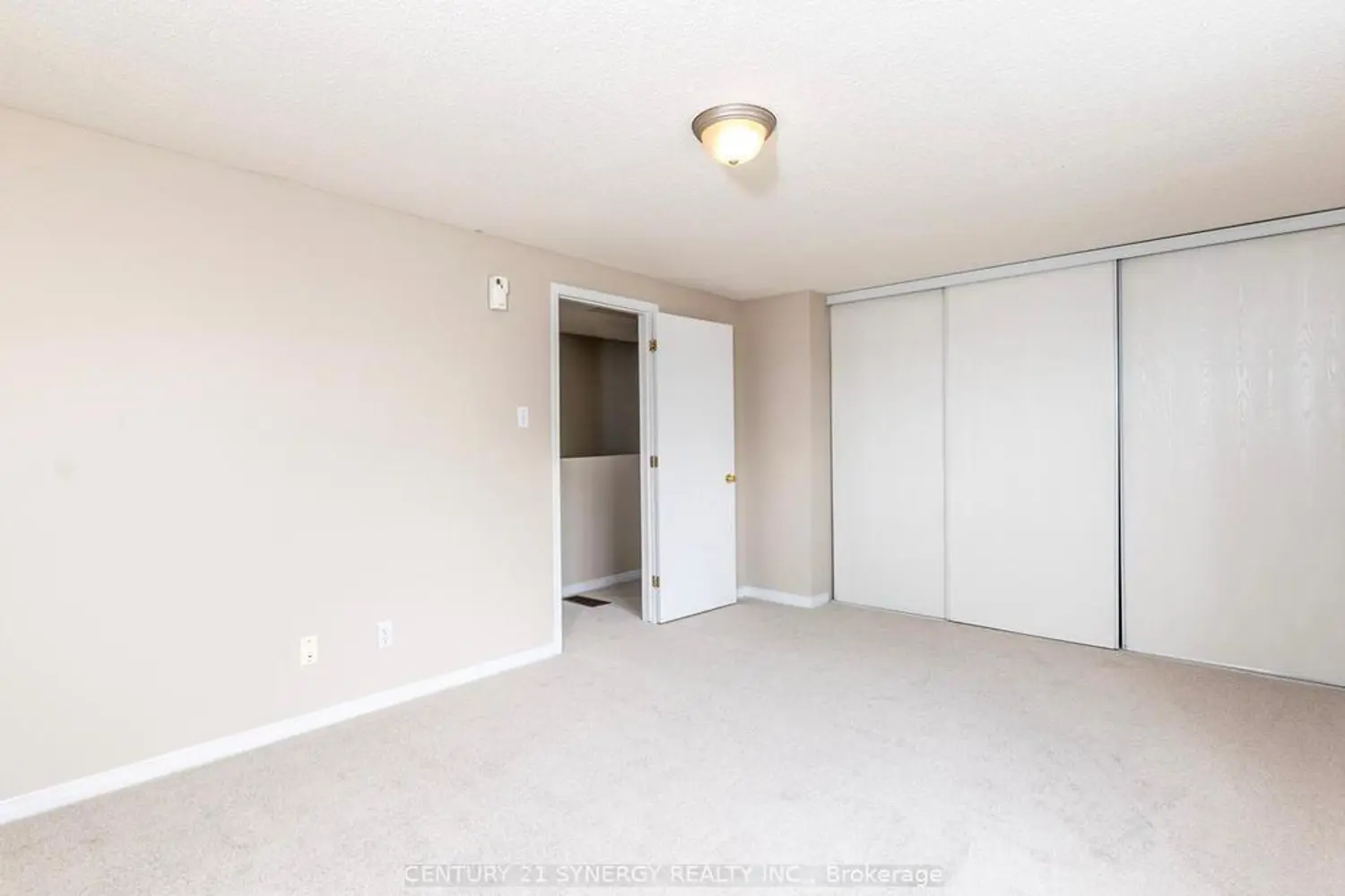 Additional image 12 of 2669 Southvale Crescent 34