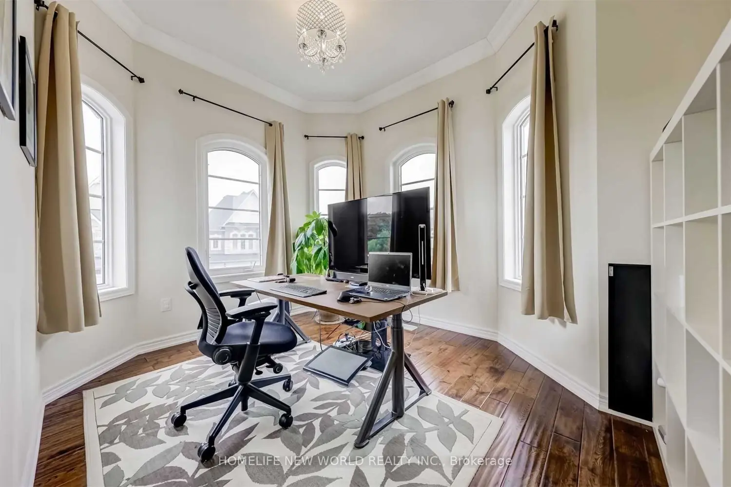 Additional image 18 of 48 Roy Harper Avenue