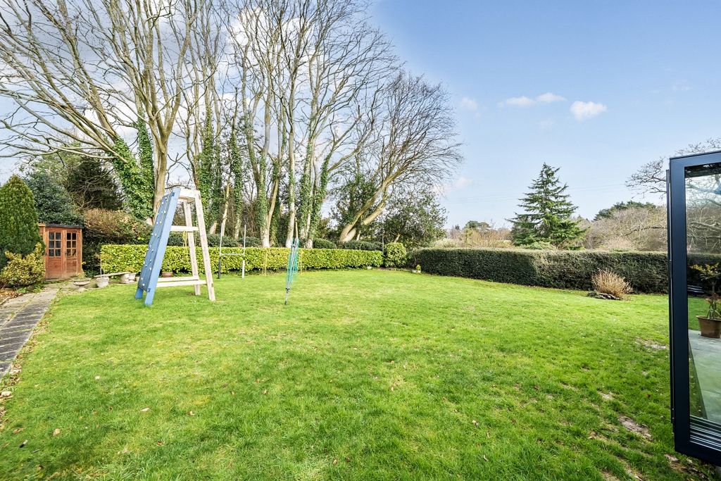 Additional image 13 of 4 bed detached house to rentMill Close, Lower Beeding, Horsham RH13
