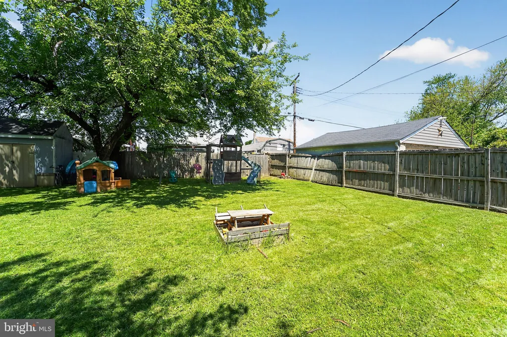217 Pinewood Road, Dundalk, MD 21222