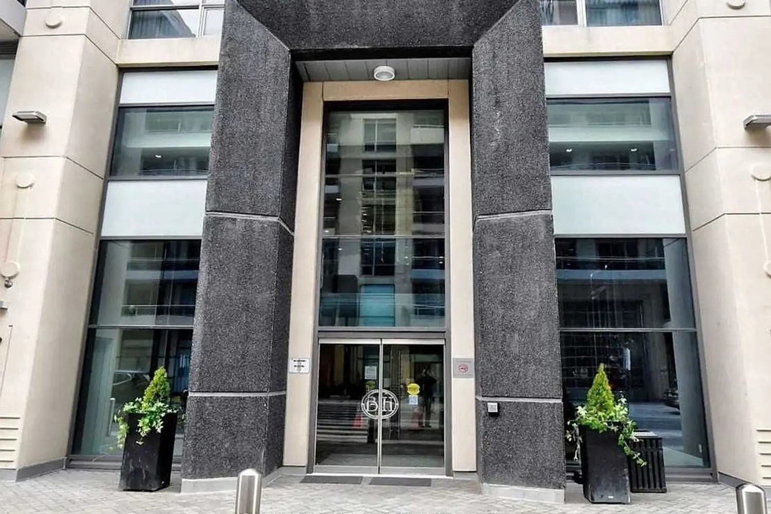 9205 Yonge Street 1211