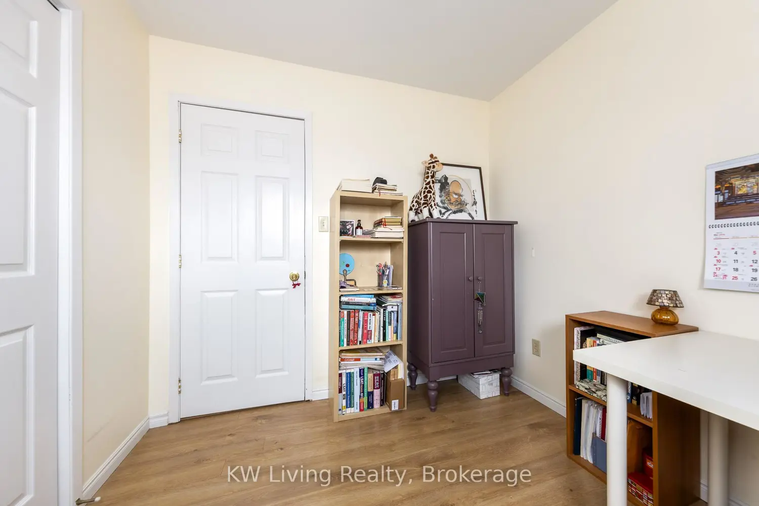 Additional image 5 of 833 Fairbairn Street