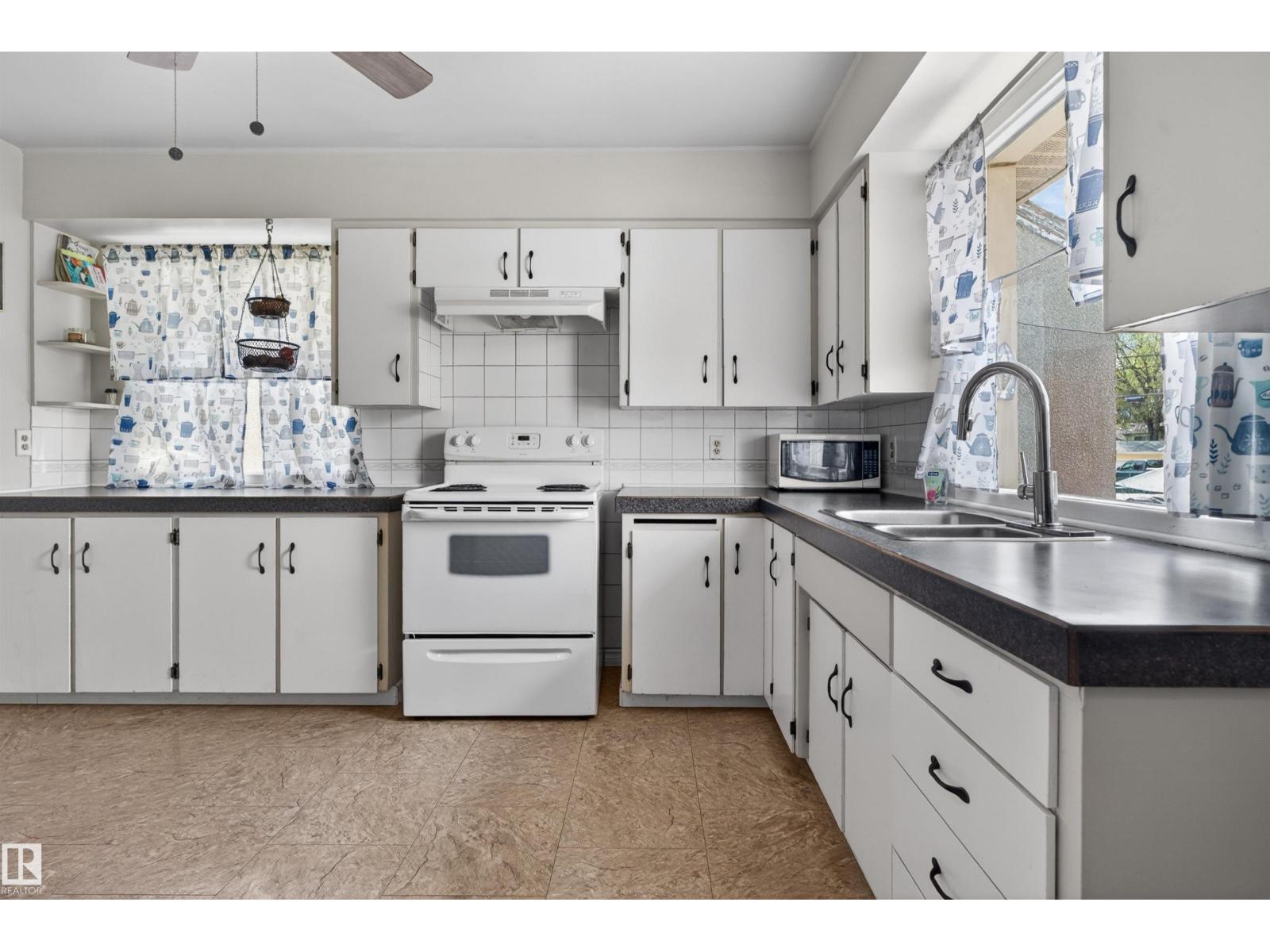 Additional image 6 of 12040 76 Street NW, Edmonton, AB, T5B2C8