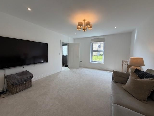 Additional image 2 of 5 bed property to rentSulis Down, Bath BA2