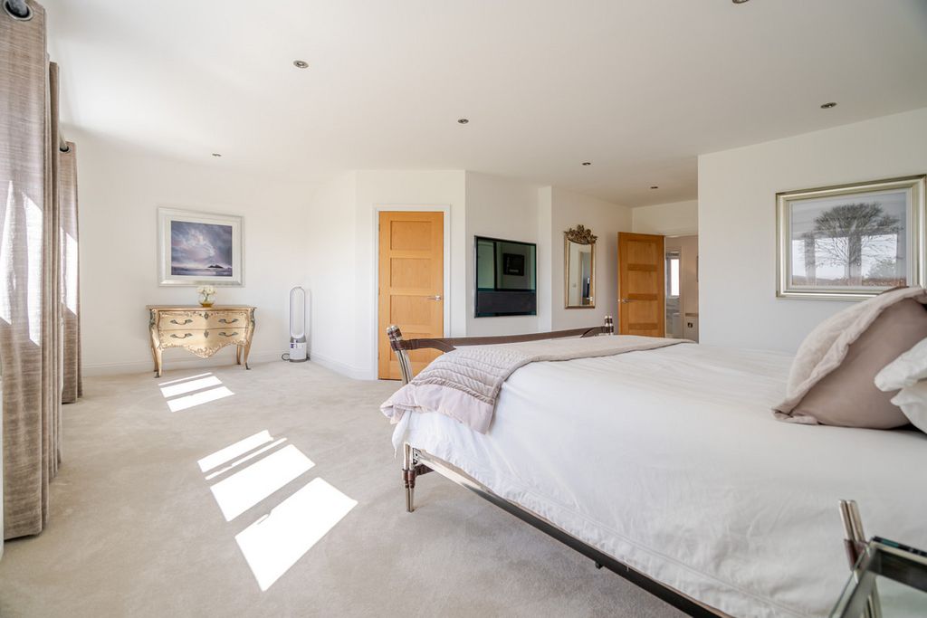 Additional image 28 of 6 bed detached house for saleOrchard Road, Pulloxhill, Bedford MK45
