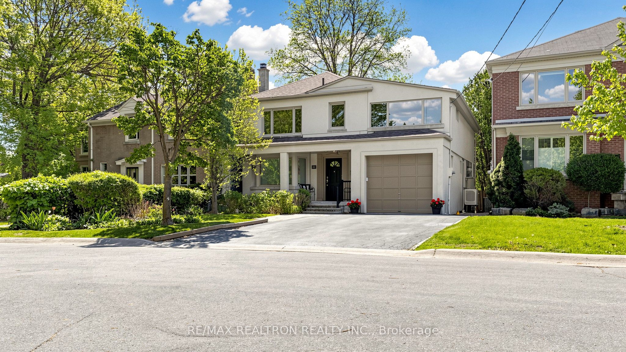 239 Sandringham Drive, Toronto, ON, M3H 1G2