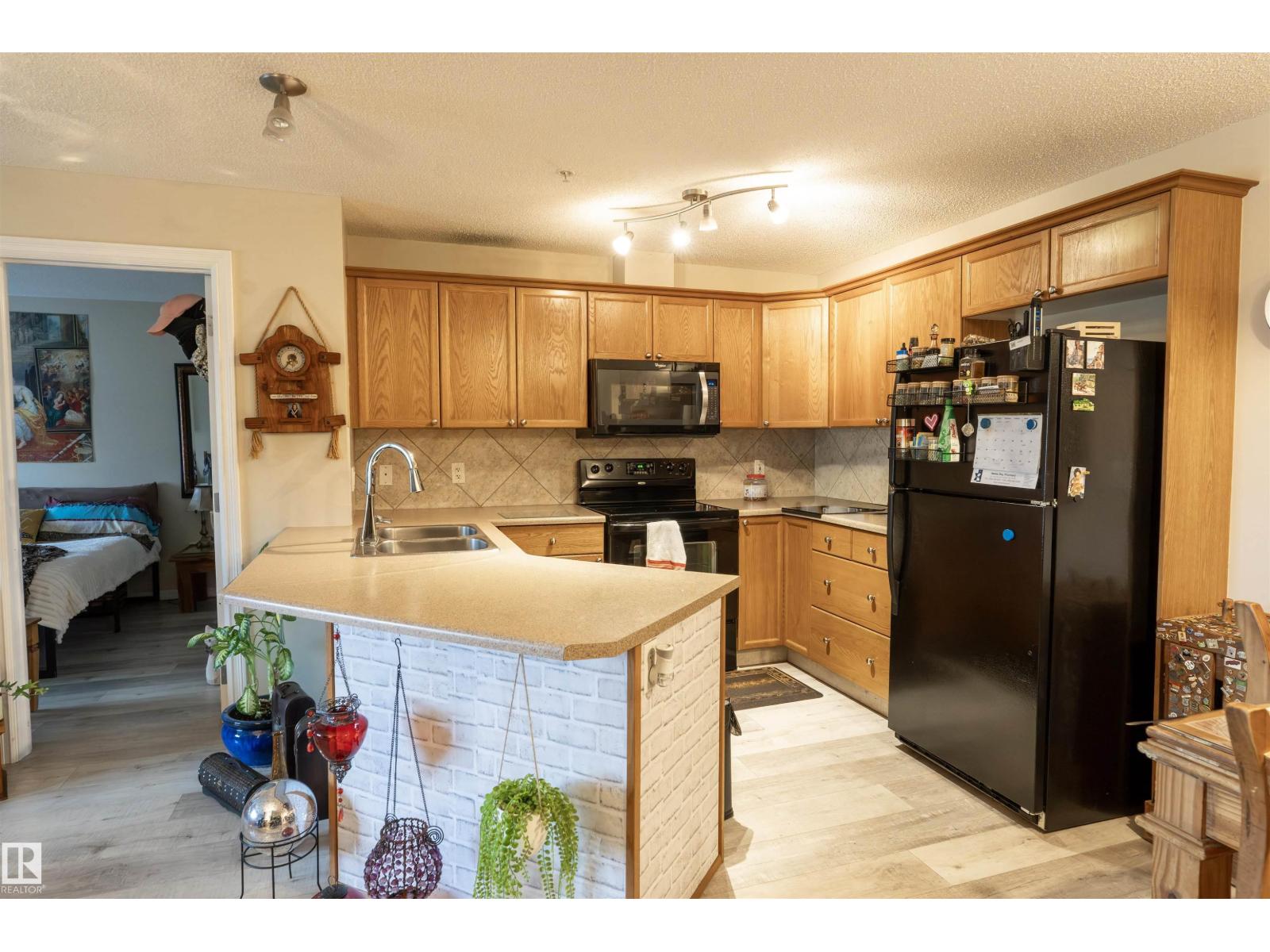 Additional image 2 of 203-4403 23 Street NW, Edmonton, AB, T6T0E4