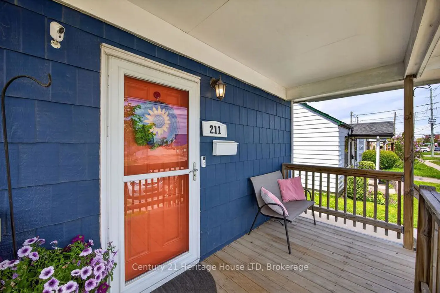 Additional image 3 of 211 Grantham Avenue