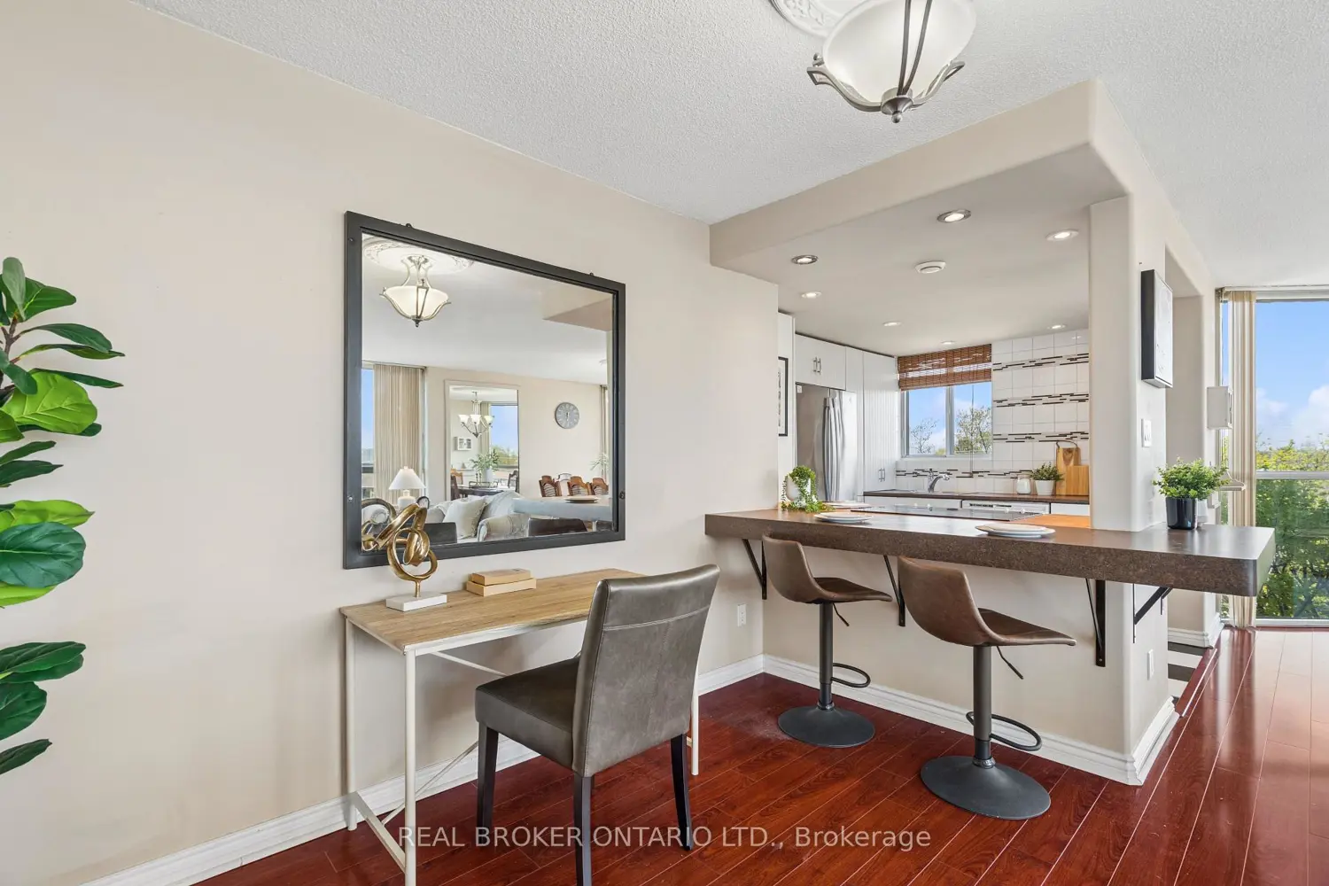Additional image 3 of 880 Dundas Street 503