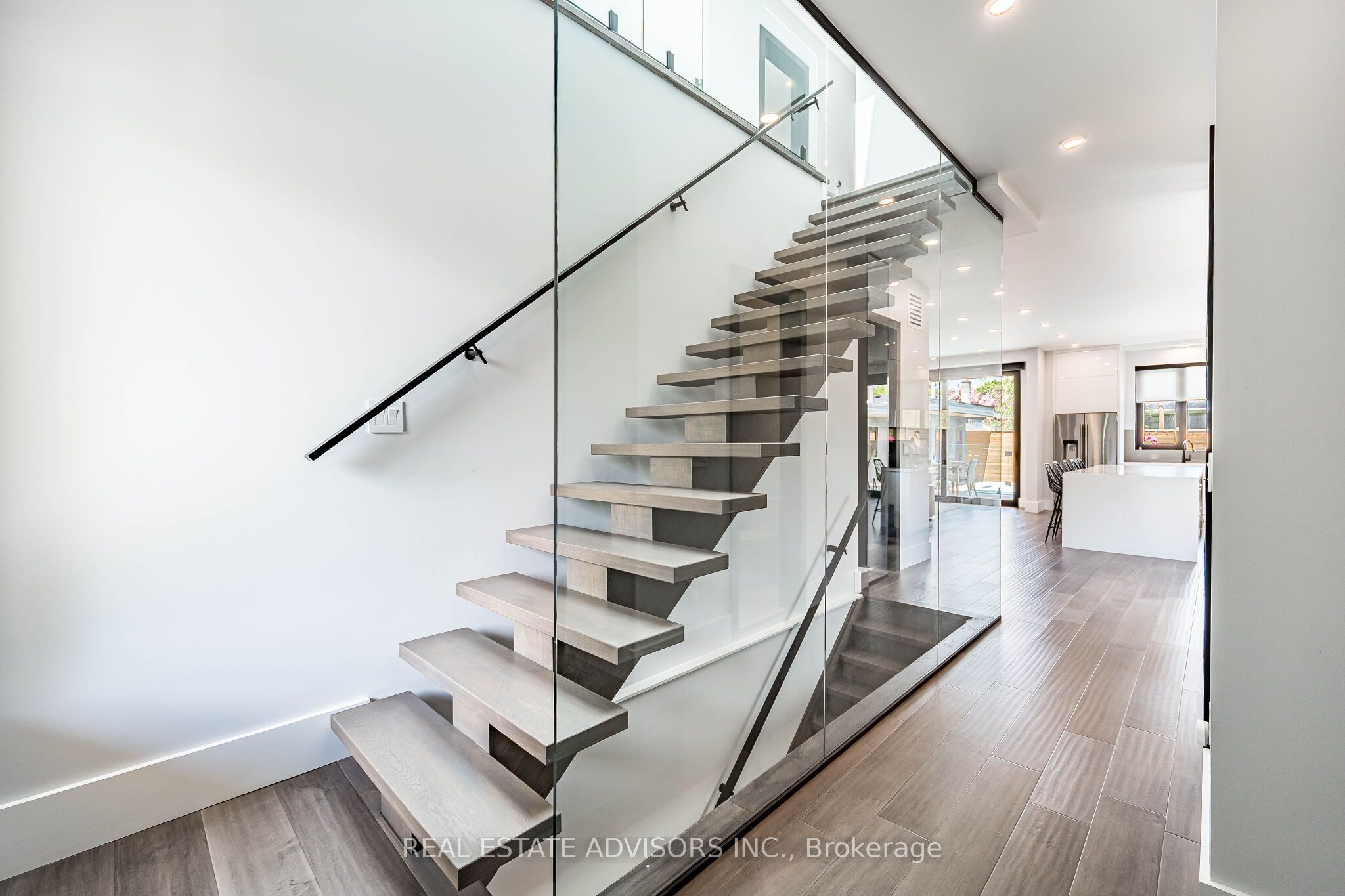 Additional image 3 of 50 Beckwith Road E, Toronto, ON, M9C 3Y1
