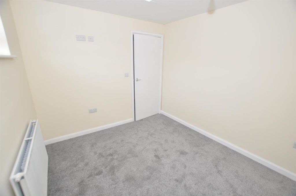 Additional image 13 of 3 bed terraced house to rentSpring Gardens, Whitland SA34