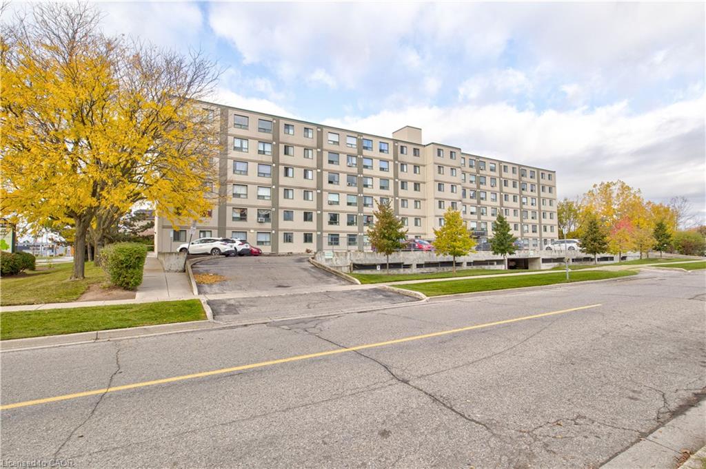 104-18 Holborn Court, Kitchener, ON, N2A 4A1