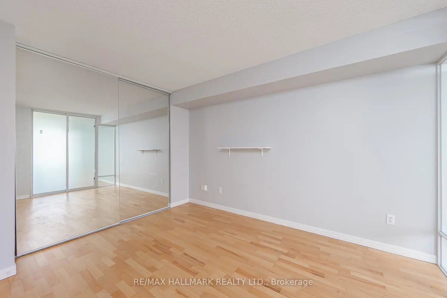 Additional image 3 of 942 Yonge Street 506