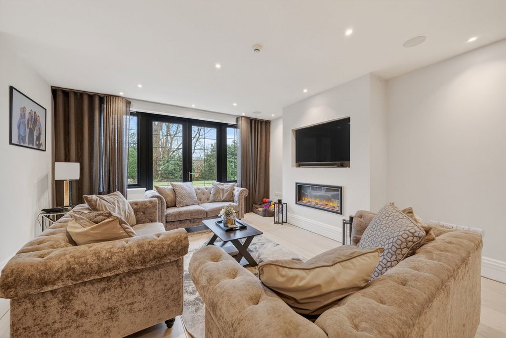 Additional image 10 of 6 bed detached house for saleSquirrels Chase, Prestbury, Macclesfield SK10