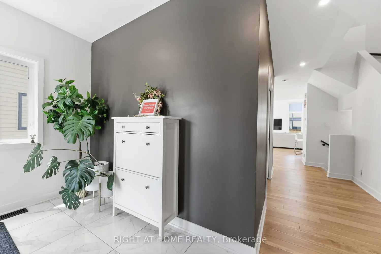 289 Mount Nebo Way photo 2