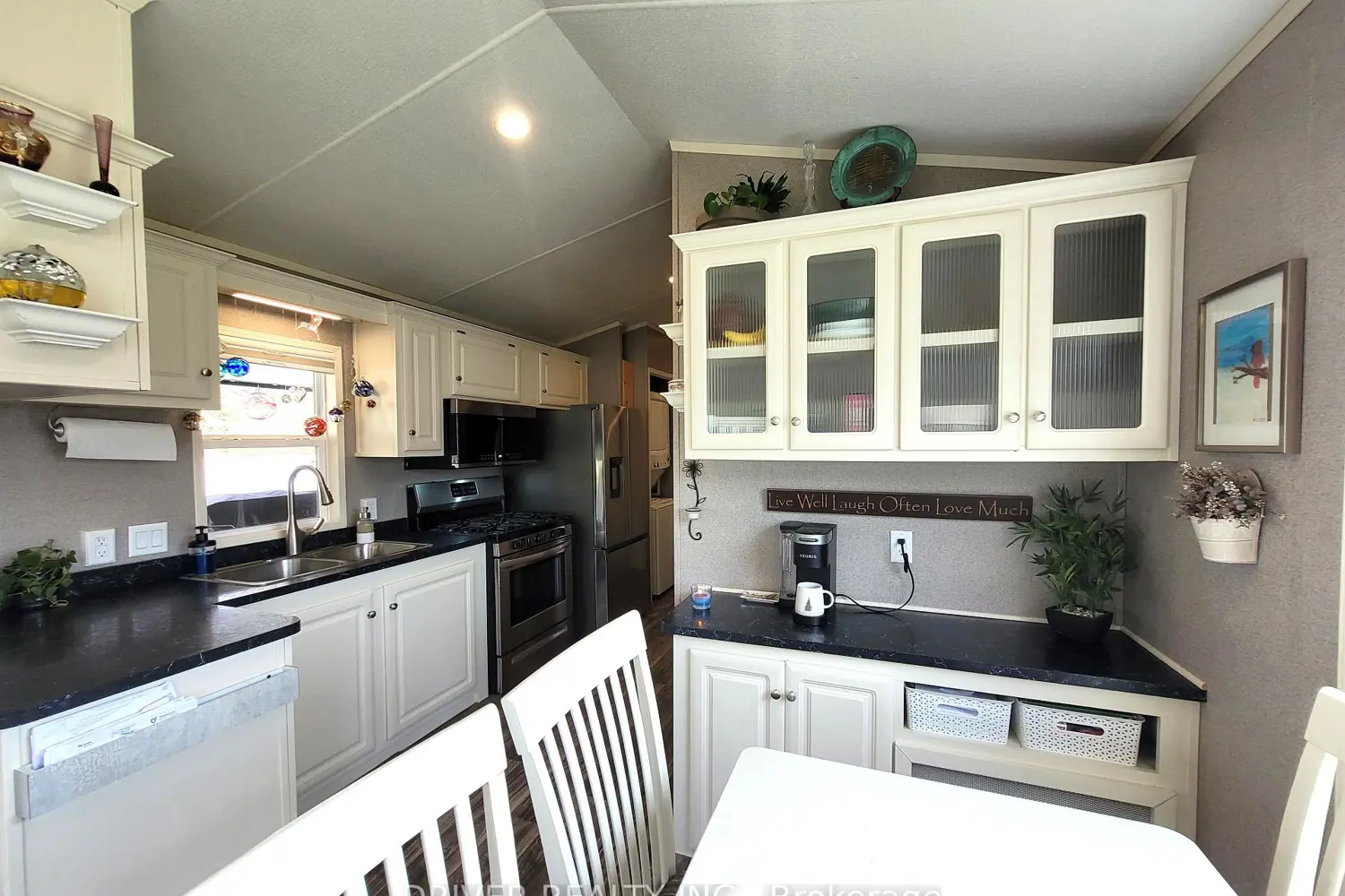 Additional image 5 of 930 Lakeshore Road 89