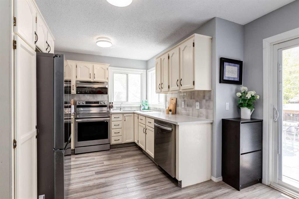 Additional image 4 of 133 Sandpiper Circle NW, Calgary, AB, T3K 3R4