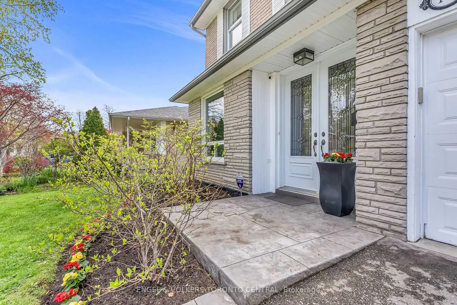 170 Fenn Avenue photo 2