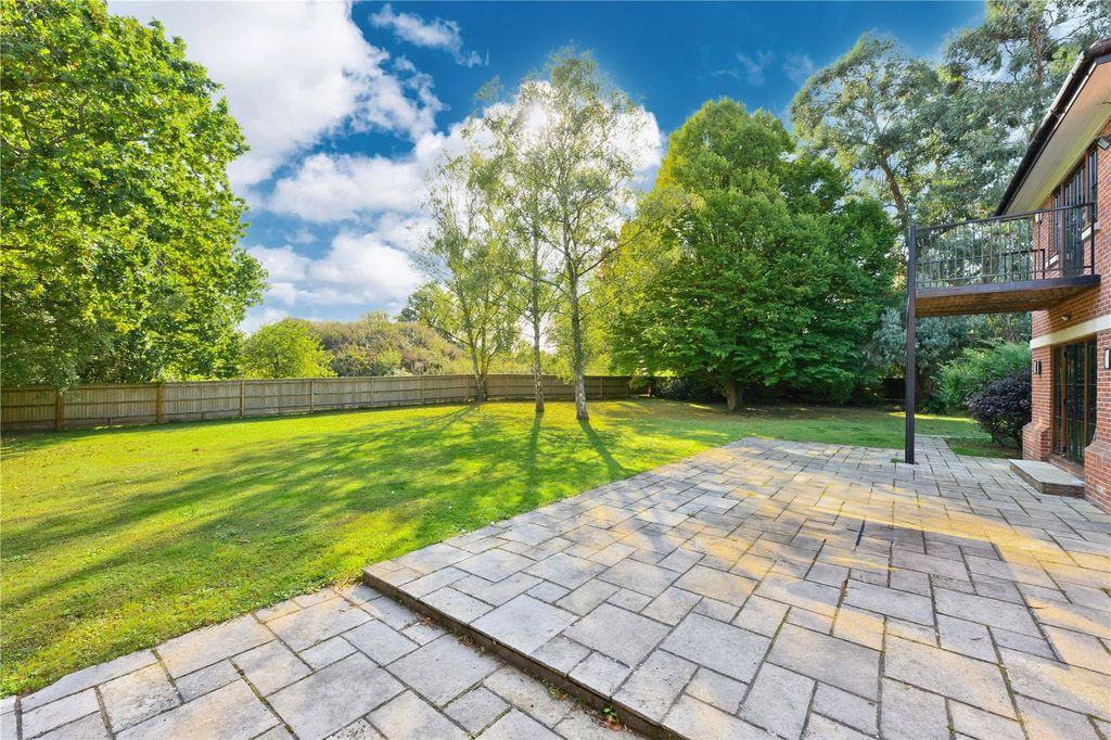Additional image 6 of 7 bed detached house to rentChavey Down Road, Winkfield Row, Bracknell, Berkshire RG42