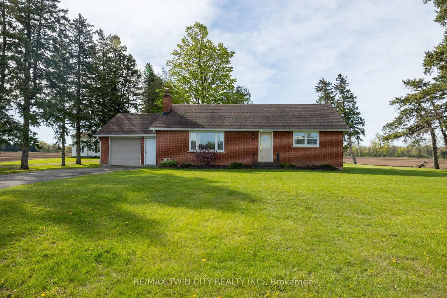 522 Ellis Avenue photo 3
