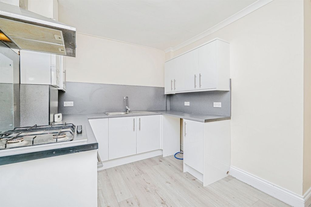 Additional image 6 of 2 bed maisonette for saleBlundell Avenue, Porthcawl CF36