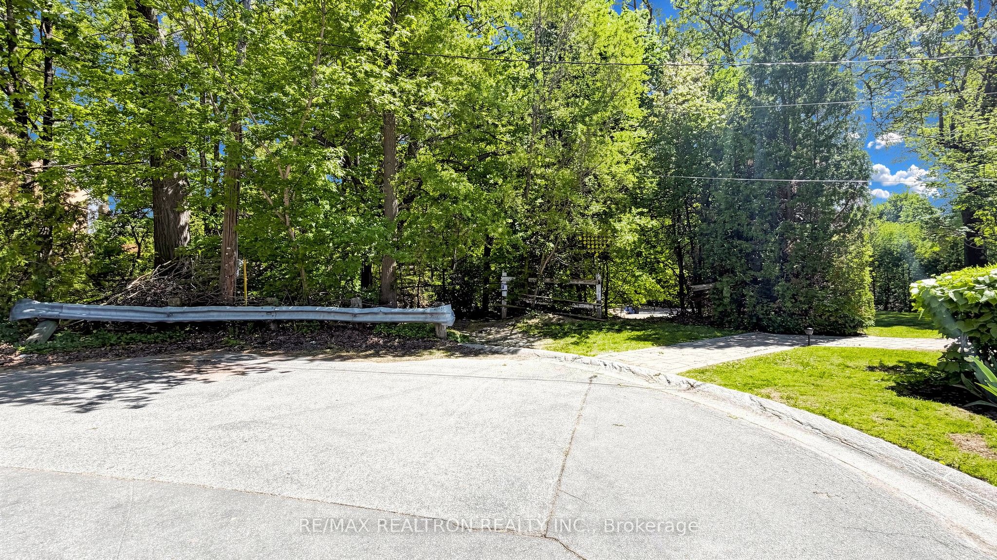 Additional image 3 of 239 Sandringham Drive, Toronto, ON, M3H 1G2