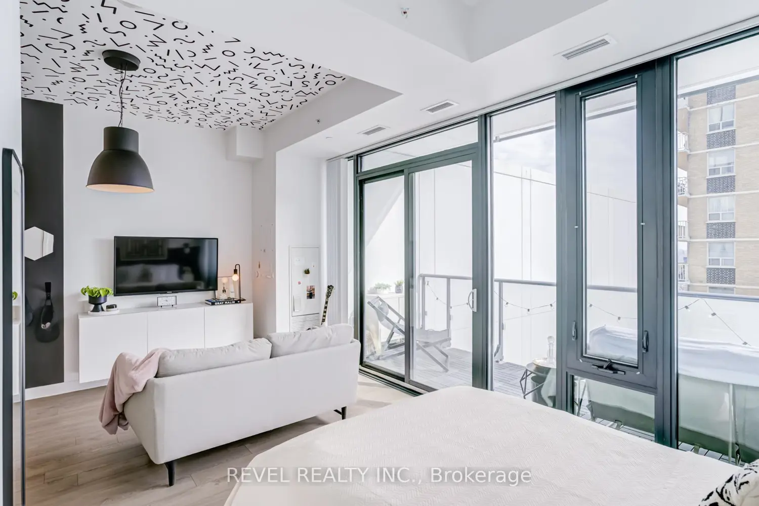 Additional image 11 of 185 Roehampton Avenue 609