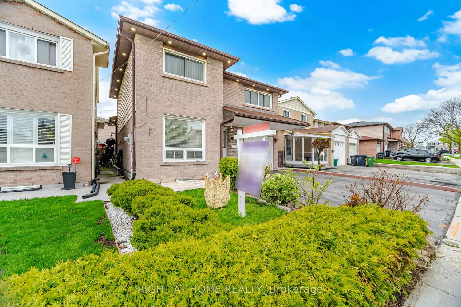 18 Mercedes Drive photo 2