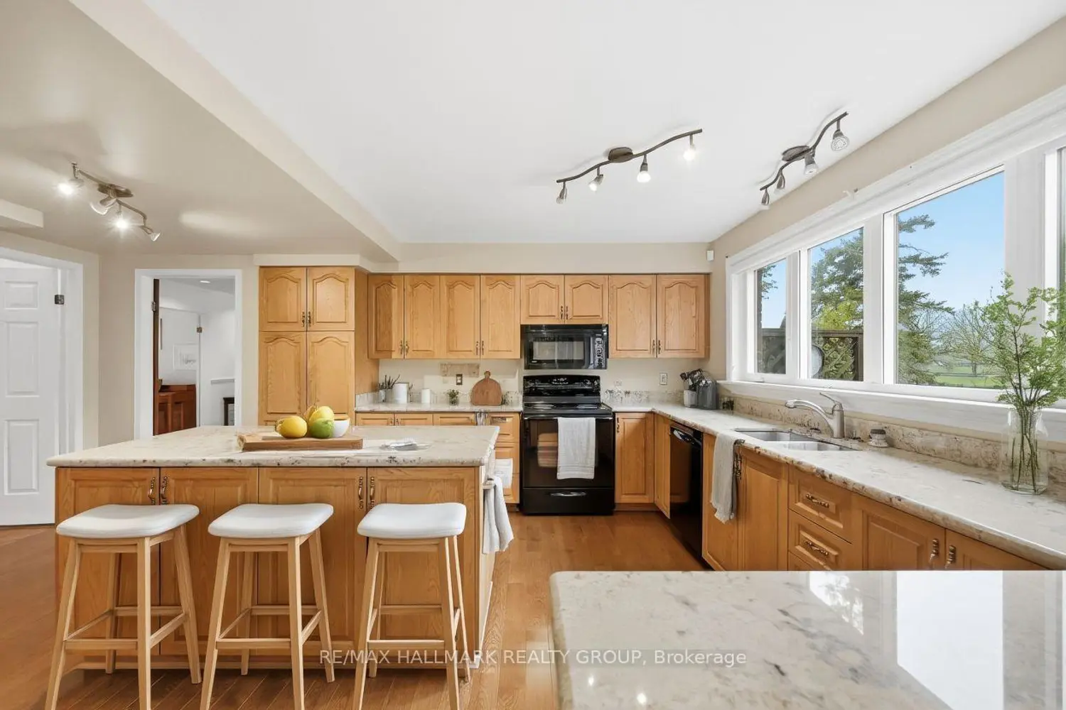 Additional image 3 of 20 Halldorson Crescent